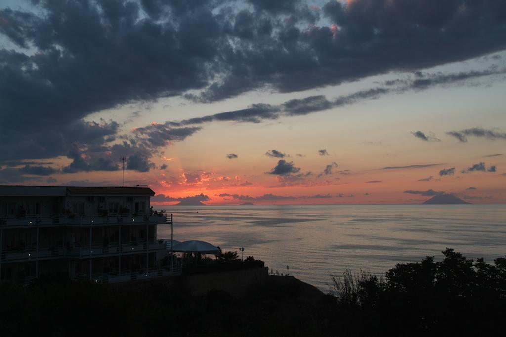 Hotel Valemare Tropea Exteriör bild