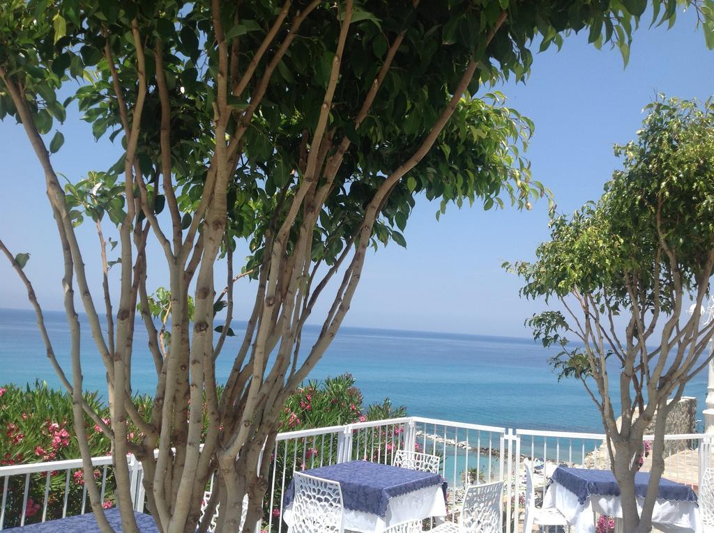 Hotel Valemare Tropea Exteriör bild