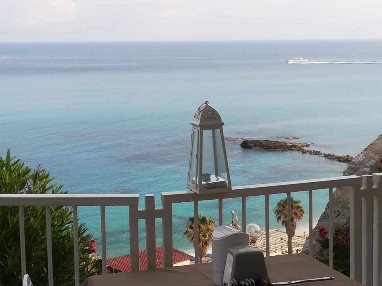 Hotel Valemare Tropea Exteriör bild