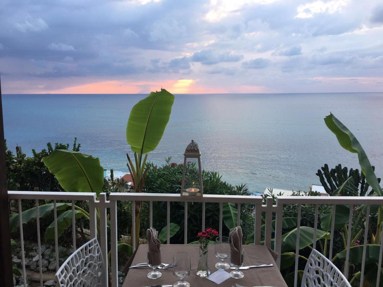Hotel Valemare Tropea Exteriör bild